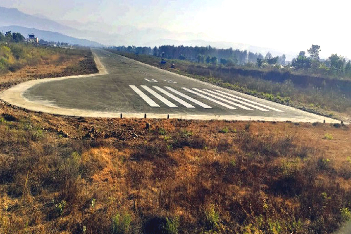 सुर्खेत विमानस्थलको धावनमार्ग विस्तारको काम अनिश्चित